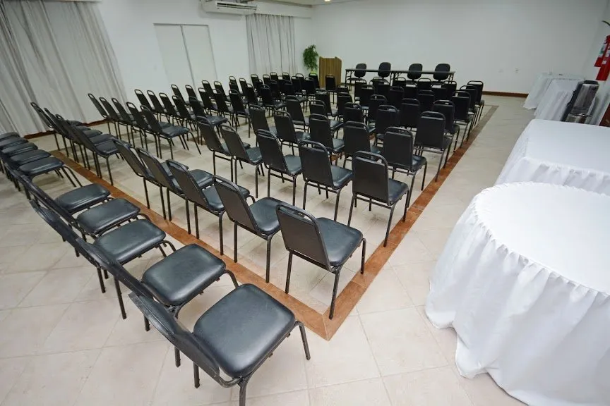 Sala de eventos do Hotel Balneário Cabo Frio